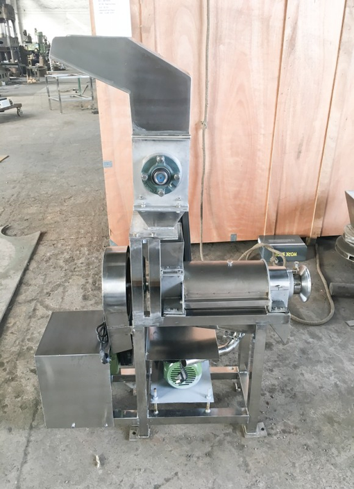 Orange juicing machine 3 Orange juicing machine 3